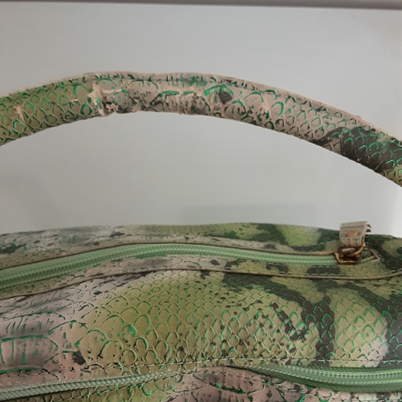 Joan Rivers Faux Green Metallic Python Shoulder Bag VTG - Picture 9 of 9